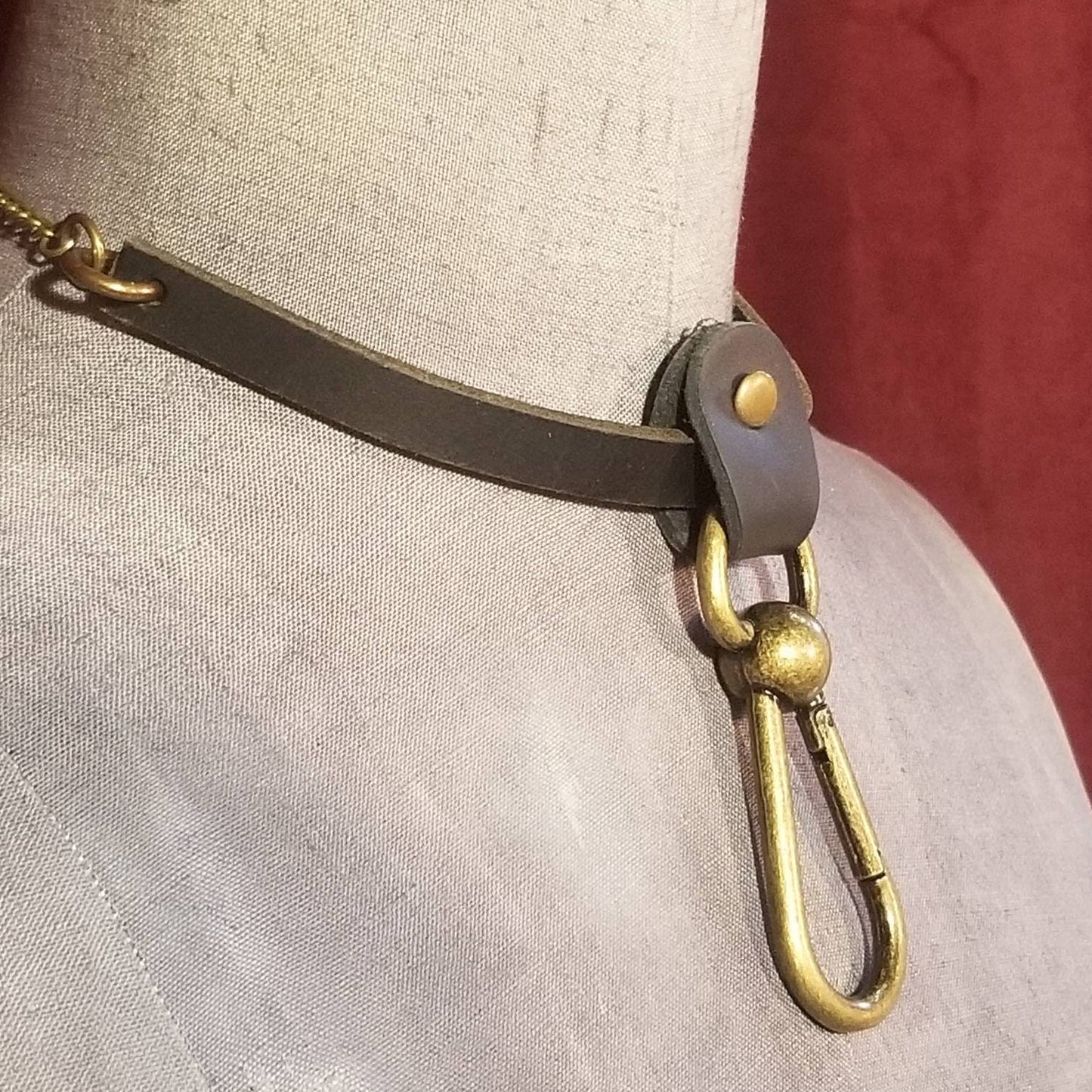 Skeleton Key Swivel Snap, Brass & Leather Collar.