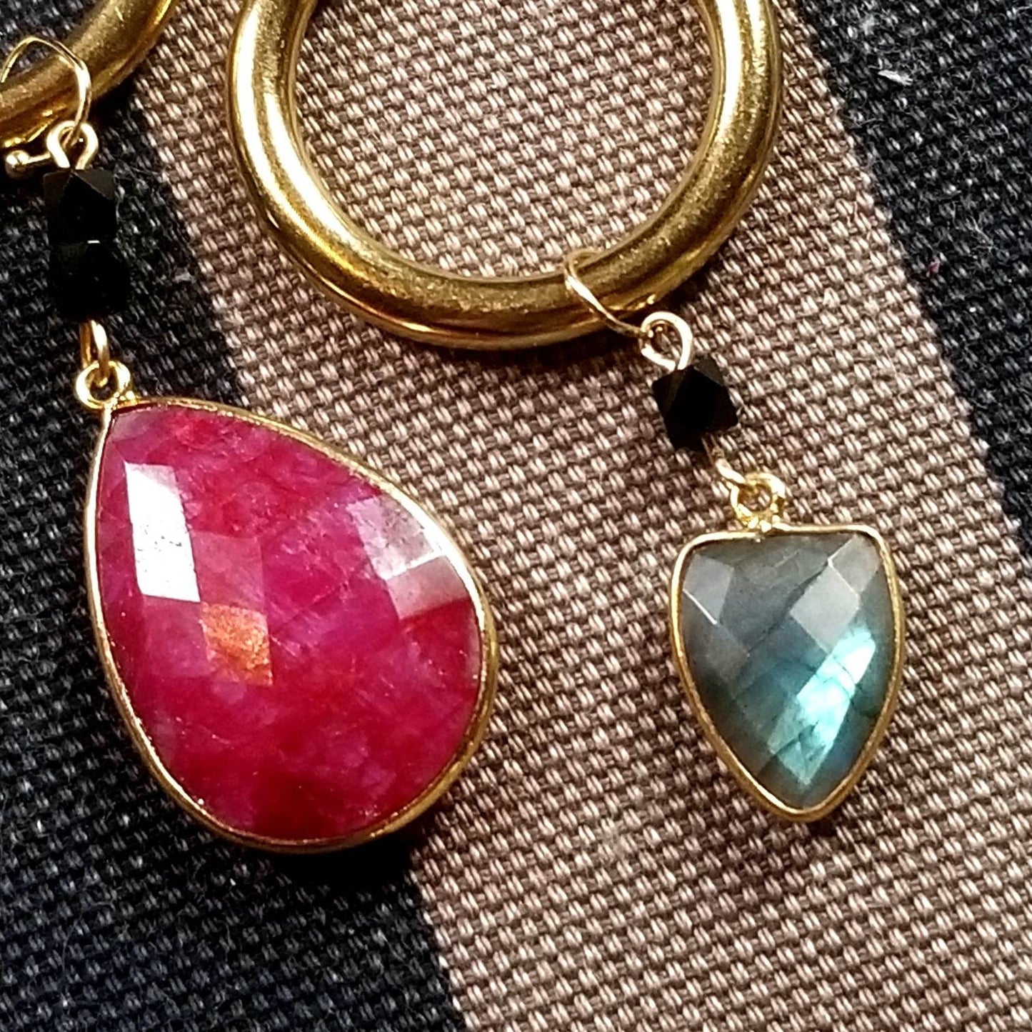 Labradorite adornment