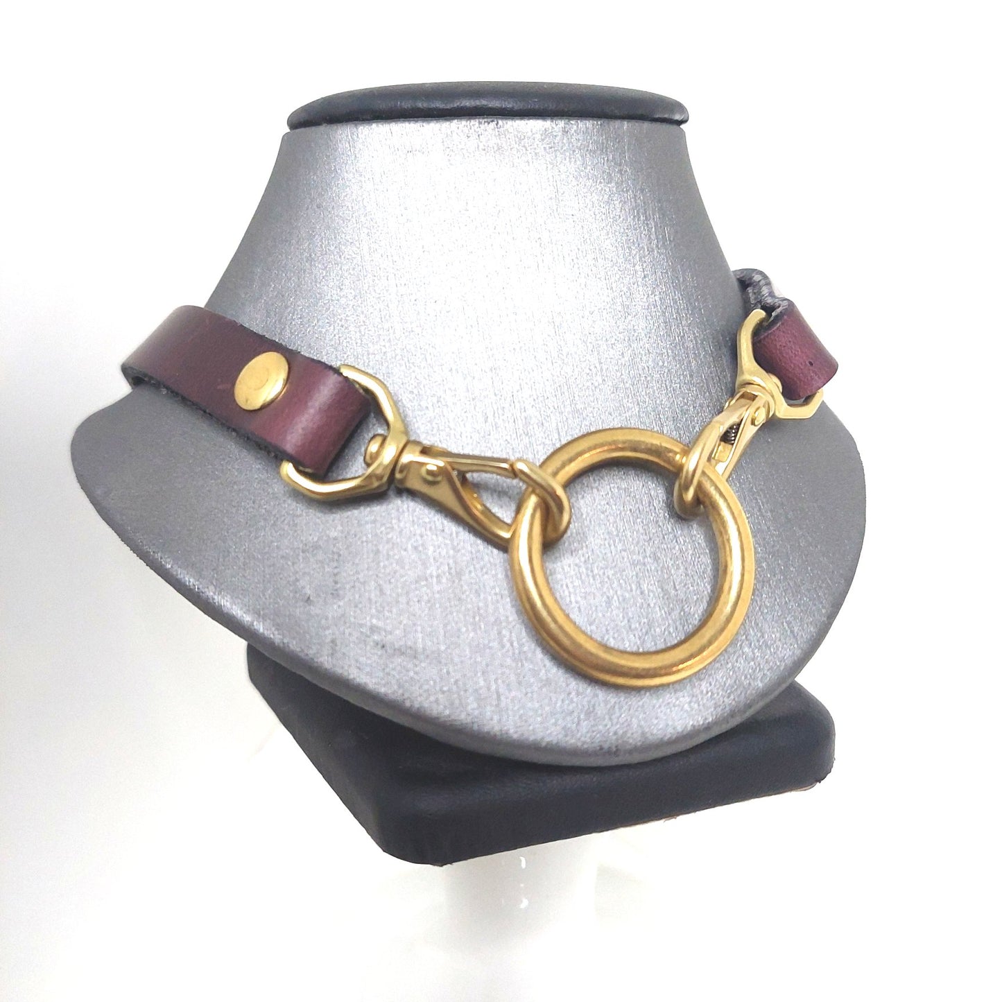 The Nightshade. Handmade Plum Leather Collar with 1" Oring and Swivel Snaps.