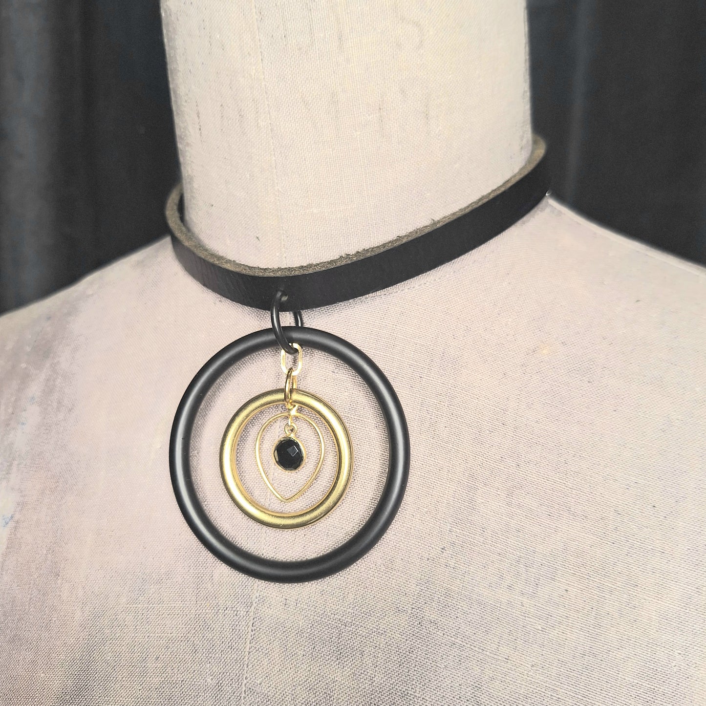 Chic Black Leather & Onyx collar. Gold and Black Orings.