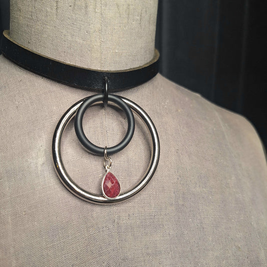 Chic Stone, Steel, & Silver oring collar.